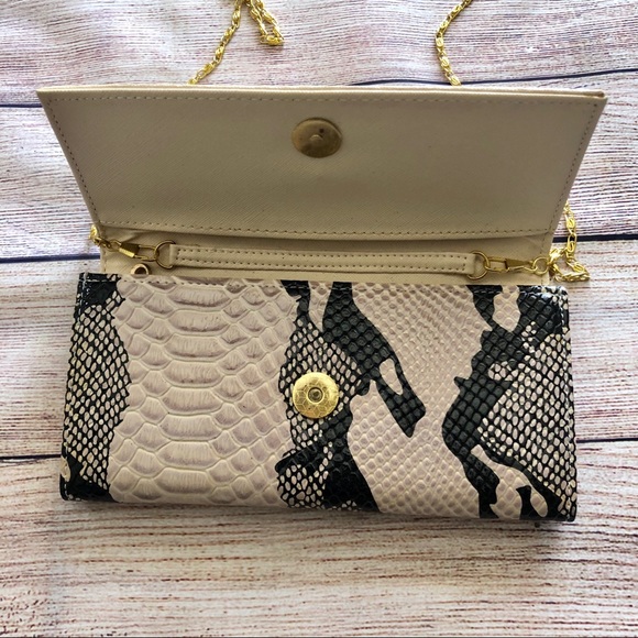 Snake Skin Print Flap Buckle Clutch Crossbody Bag - Picture 3 of 7